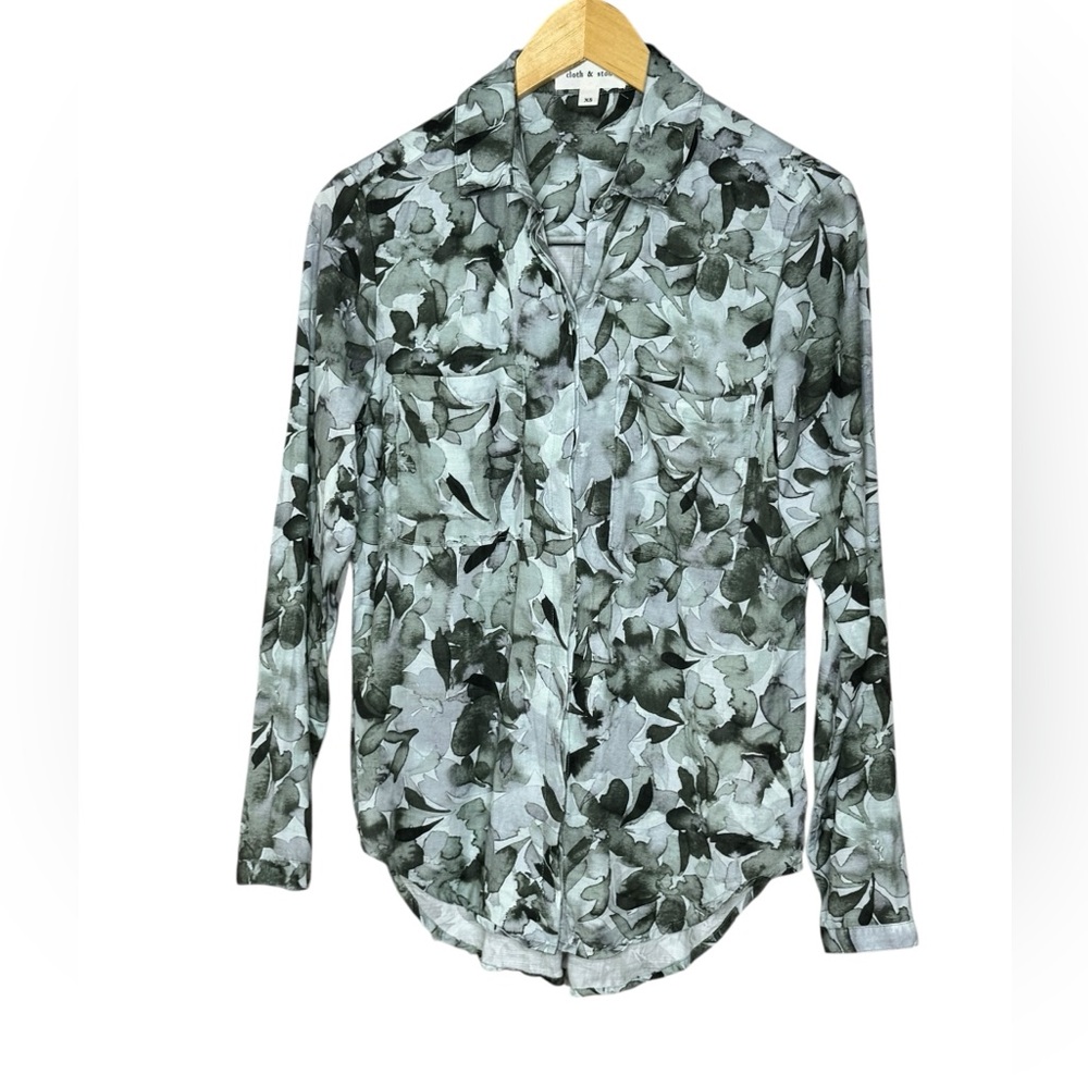 Cloth & Stone floral print long-sleeve button-up shirt in black and green